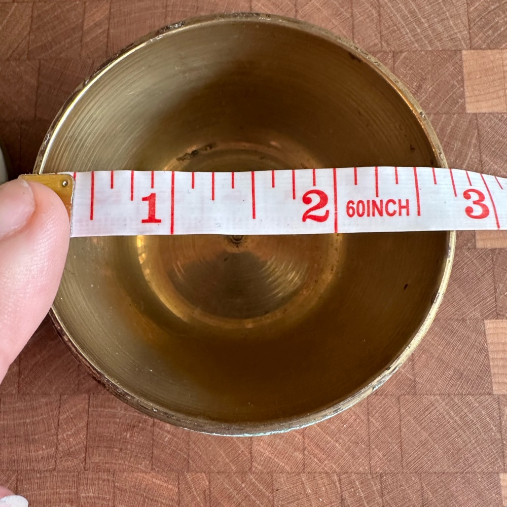 Brass and mother of pearl apple trinket box - Picture 4 of 4